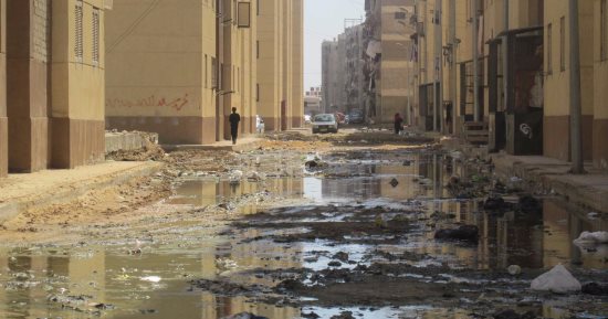 بالصور.. مياه المجارى تغرق مساكن الأمل الجديدة ببورسعيد 