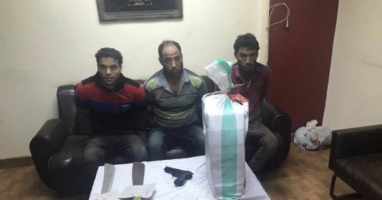 ضبط 3 عاطلين سرقوا 2.5 مليون جنيه تحت تهديد السلاح بطريق المحلة المنصورة