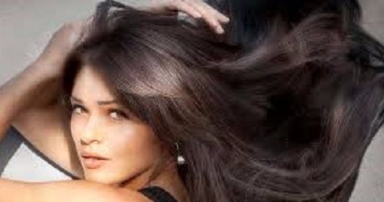 من غير فرد وسيشوار وصفات لتنعيم الشعر ممكن تعمليها فى البيت