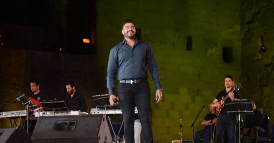 بالصور.. خالد سليم يطرب جمهور محكى القلعة بحلم عمرى وأنا حبيت وعالم تانى