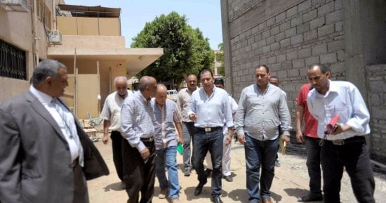 محافظ الأقصر : تشكيل لجان لتوزيع الكتب الدراسية قبل بدء العام الدراسى الجديد