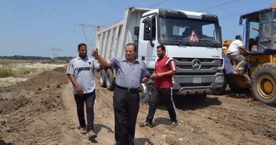  مساعد محافظ كفر الشيخ يتابع الأعمال الجارية بموقع مصنع الرمال السوداء ببلطيم 