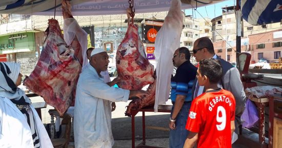 حملات مكثفة على أسواق وشوادر بيع اللحوم قبل حلول عيد الأضحى بدمياط