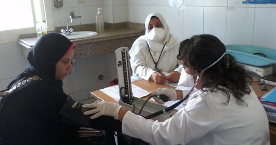 إدارة الجمرك الطبية بالإسكندرية تنظم قافلة علاجية شاملة بوحدة طب أسرة المنير 