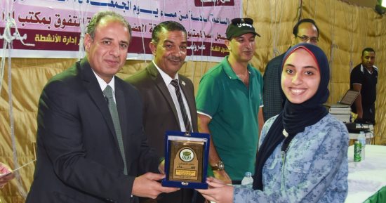 بالصور .. محافظ الإسكندرية يكرم ٣٦٠ من المتفوقين علميا من أبناء نادى الإتحاد