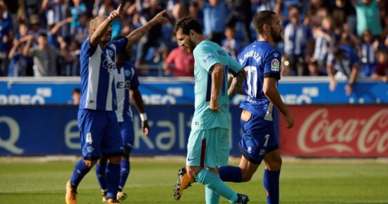 بالفيديو.. شوط سيئ من برشلونة ينتهى بالتعادل السلبى أمام ألافيس