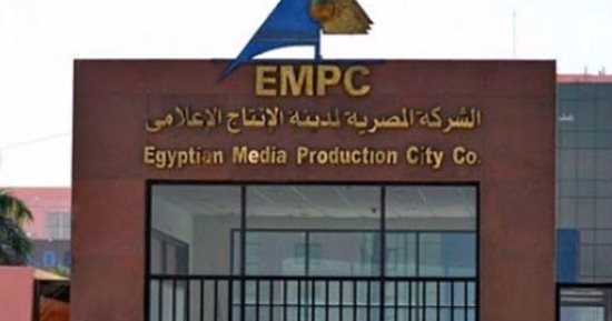 سيدة أعمال تغادر قسم الهرم بعد تسديد الكفالة فى إدارة قنوات فضائية دون ترخيص