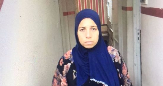 بالصور .. قاتلة طفلة فايد تمثل جريمتها أمام النيابة العامة
