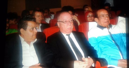 بالصور.. وزير الثقافة وخالد جلال يشاهدان "يوم أن قتلوا الغناء" 