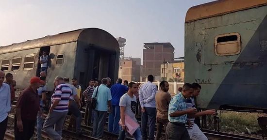بالصور.. توقف حركة قطارات مصر - إسكندرية لتعطل قطار بمحطة بركة السبع