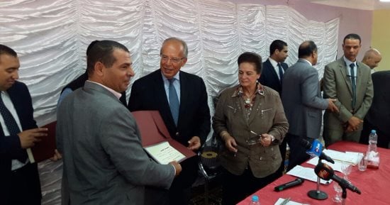 وزير التنمية المحلية يكرم المتميزين من قيادات الوحدات المحلية بالبحيرة