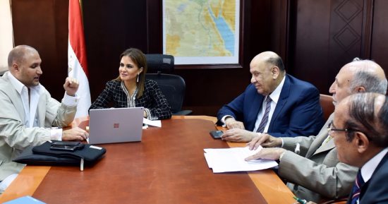 رجال أعمال سعوديون يستثمرون 3 مليارات دولار فى مصر .. سحر نصر تتفق مع مستثمرين سعوديين على ضخ استثمارات جديدة بعد اتفاق مع الوليد بن طلال.. وتؤكد: خريطة استثمارية تتضمن 600 فرصة استثمارية بتسهيلات كبيرة
