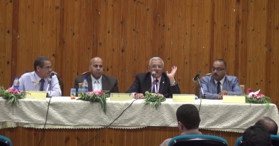 رئيس جامعة المنيا يجتمع بالطلاب المشاركين فى أسبوع شباب الجامعات بالمنوفية