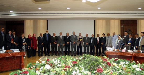 جامعة طنطا تكرم علمائها الحاصلين على الجوائز التشجيعية والتقديرية