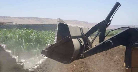 بالصور.. تنفيذ حملات إزالة التعديات بمركزى المنشأة والمراغة فى سوهاج