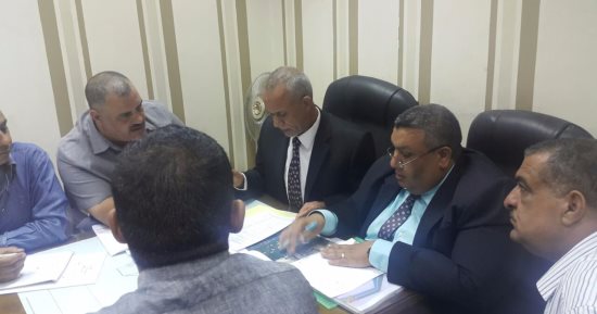 اجتماع لمناقشة مشاكل الصرف الصحى ومياه الشرب بمركز طهطا فى سوهاج