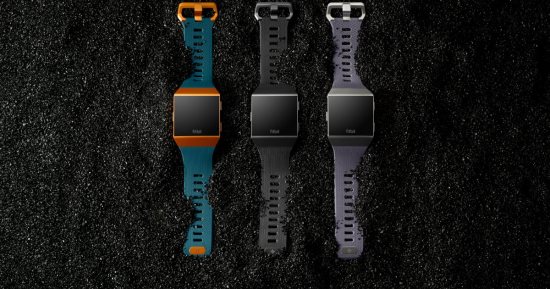 Fitbit تتحدى أبل وتطرح أول ساعة ذكية لمنافسة Apple watch