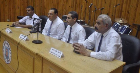 رئيس جامعة قناة السويس لشباب الجامعات: كونوا خير سفراء لكلياتكم