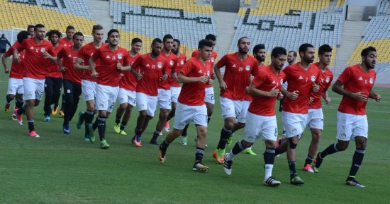 مباراة مصر و أوغندا.. السفيرة المصرية تحذر من أرضية الملعب
