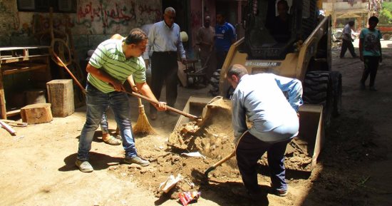 غلق محلات مخالفة بالزمالك وحملات نظافة لتجهيز ساحات العيد بالقاهرة