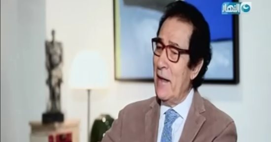 فاروق حسنى: الحديث عن تزييف قلادة نجيب محفوظ "مراهقة" والذهبية لرؤساء الدول