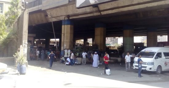 حجز عاطل يفرض الإتاوات على سائقى موقف سيارات بالنزهة 