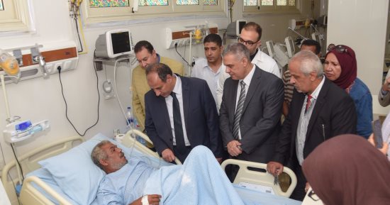 محافظ الإسكندرية يطمئن على جاهزية الخدمات الطبية للمرضى خلال عيد الأضحى المبارك