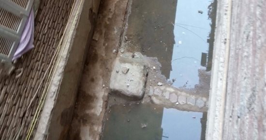 مياه الصرف تغرق شوارع عزبة الورد بالبساتين والأهالى يطالبون بصيانة الشبكات