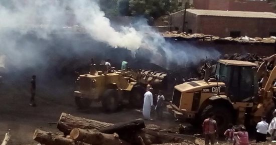 بالصور.. إزالة مكمورة فحم بقرية سنباط بزفتى
