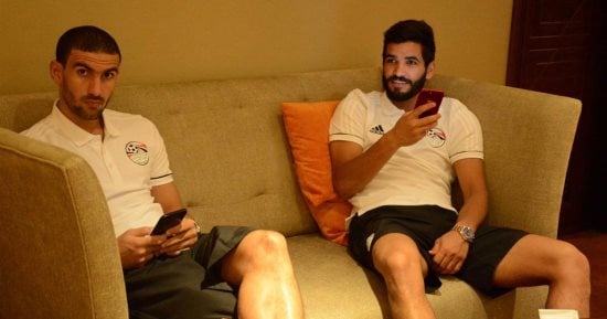 بالصور.. عواد يصل معسكر المنتخب ببرج العرب