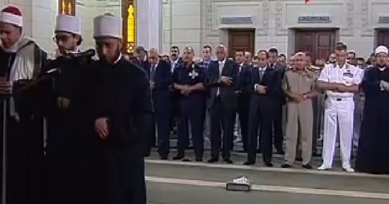 الرئيس السيسى يهنئ الشعب المصرى بحلول عيد الأضحى