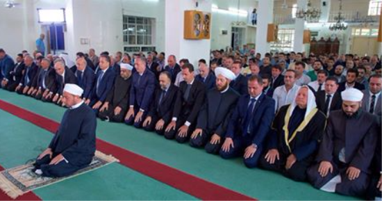 بالفيديو والصور.. بشار الأسد يؤدى صلاة عيد الأضحى فى مدينة قارة بريف دمشق