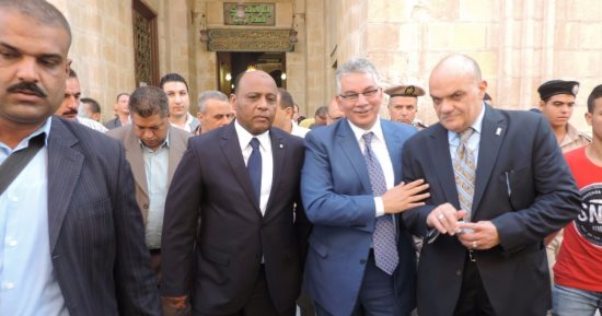 بالصور.. مساعد وزير الداخلية لوسط الدلتا يتفقد الخدمات الأمنية بطنطا 