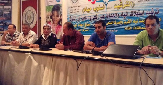 بالصور ..رئيس شركة مياه الشرب بالقناة: طوارئ فى العيد بجميع محطات الصرف