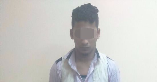 القبض على عاطل أثناء محاولته سرقة سائق تحت تهديد السلاح فى المعصرة