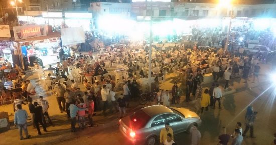 بالصور ..  إقبال كبير من أهالى كفر الشيخ على مصيف بلطيم ثانى أيام العيد