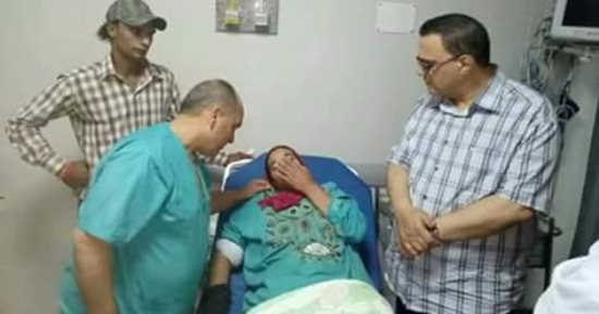 وكيل صحة دمياط يتابع حالة 12 عاملة مصابة فى حادث انقلاب سيارة نقل 