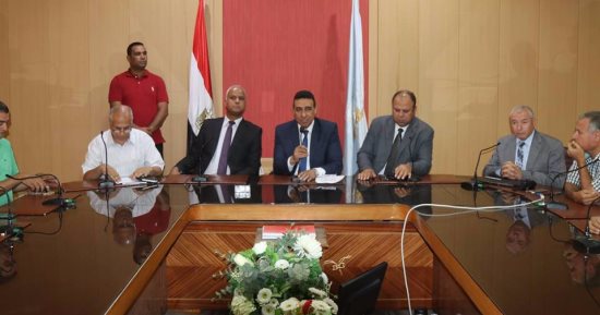 بالصور.. رئيس جهاز شئون البيئة يناقش جهود مكافحة السحابة السوداء بكفرالشيخ
