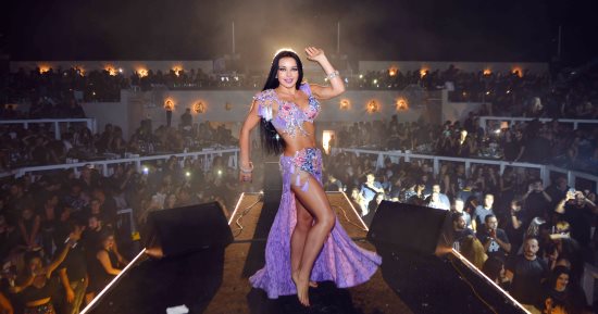 الراقصات الأجنبيات ولعوا أسعار ليلة رأس السنة (فيديو)