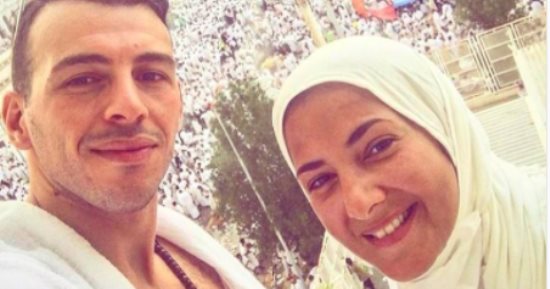 شاهد رامى رضوان وزوجته دنيا سمير غانم فى الحج