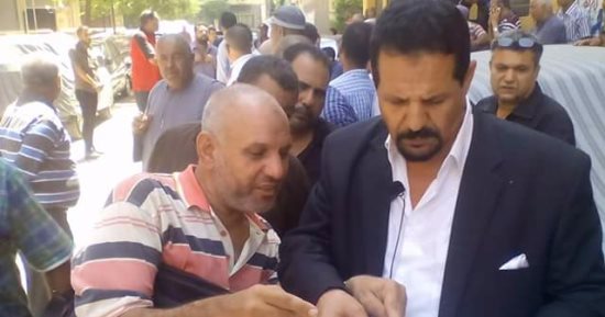 عمال محاجر الشرقية يعترضون على قرار تعديل عقودهم.. والمحافظ: لن يضار أحد