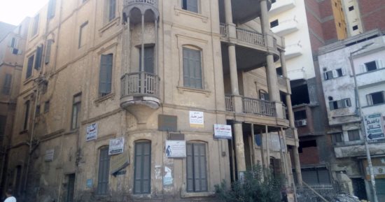 بالصور.. محافظ سوهاج يحيل واقعة إزالة عمودين بعقار تاريخى للنيابة الإدارية
