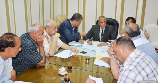 محافظ سوهاج: إقامة مجمع مدارس تعليم أساسى على مساحة فدان بحى شرق