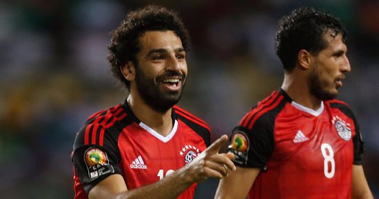 محمد صلاح "سوبر ستار" مع الفراعنة وليفربول.. صحف إنجلترا تشيد بتألق "الفرعون" فى تصفيات كأس العالم قبل مواجهة مانشستر سيتى بالبريميرليج.. وجماهير "الريدز" تكافئ "ميسى مصر" بلقب الأفضل