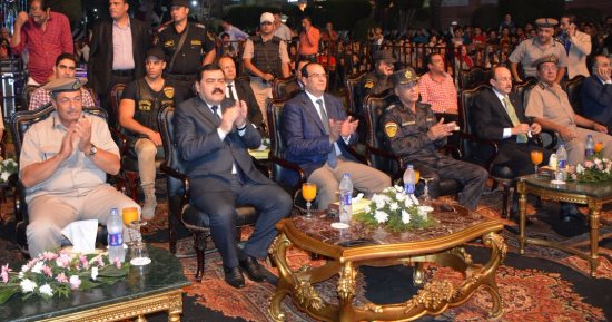 بالصور.. محافظ الدقهلية يكرم المتفوقين من طلاب الشهادات العامة