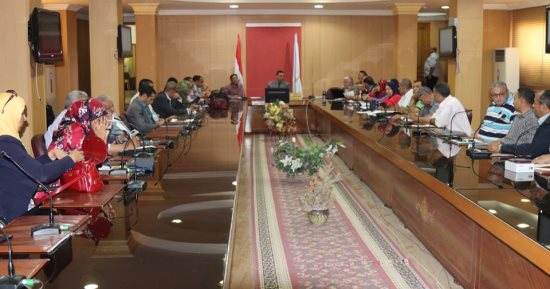 سكرتير عام كفر الشيخ يناقش مشروعات الخطة الاستثمارية بالقطاعات الخدمية
