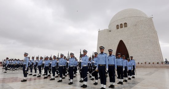 بالصور.. احتفالات يوم الدفاع فى باكستان