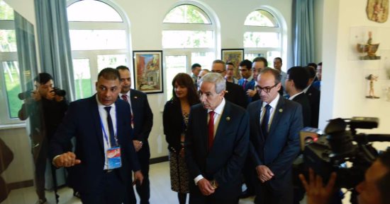 بالصور.. وزير التجارة ورئيس هيئة الكتاب يشهدان افتتاح المعرض الثقافى المصرى بالصين