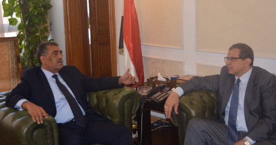 وزيرا قطاع الأعمال والقوى العاملة يبحثان هيكلة أجور العاملين بشركات الغزل