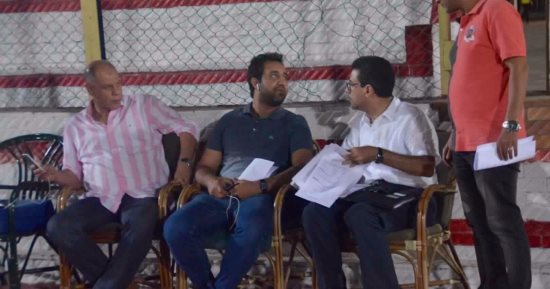 أحمد مرتضى يؤازر لاعبى الزمالك فى التدريبات